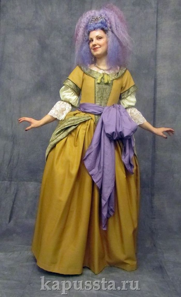 Женский костюм с сиреневым бантом
